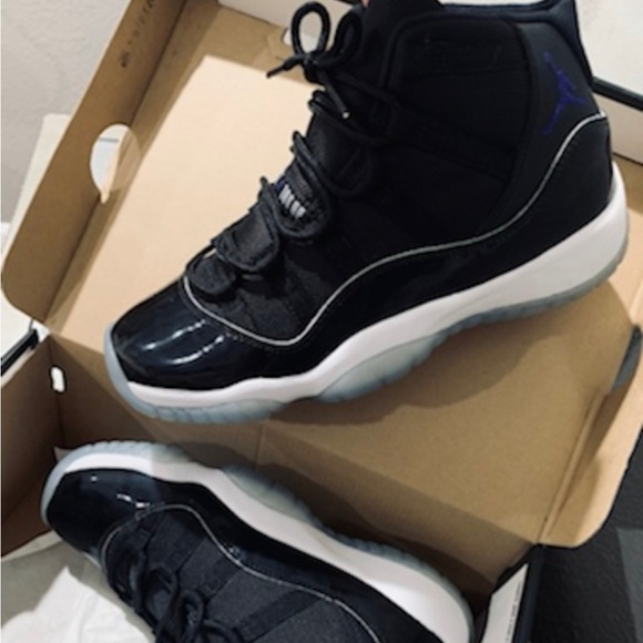 2016
Air Jordan 11 Retro BG 'Space Jam' 2016 - Picture 2 of 4